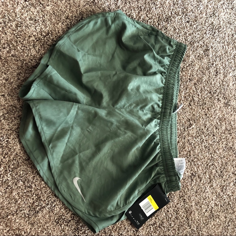 women’s nike shorts